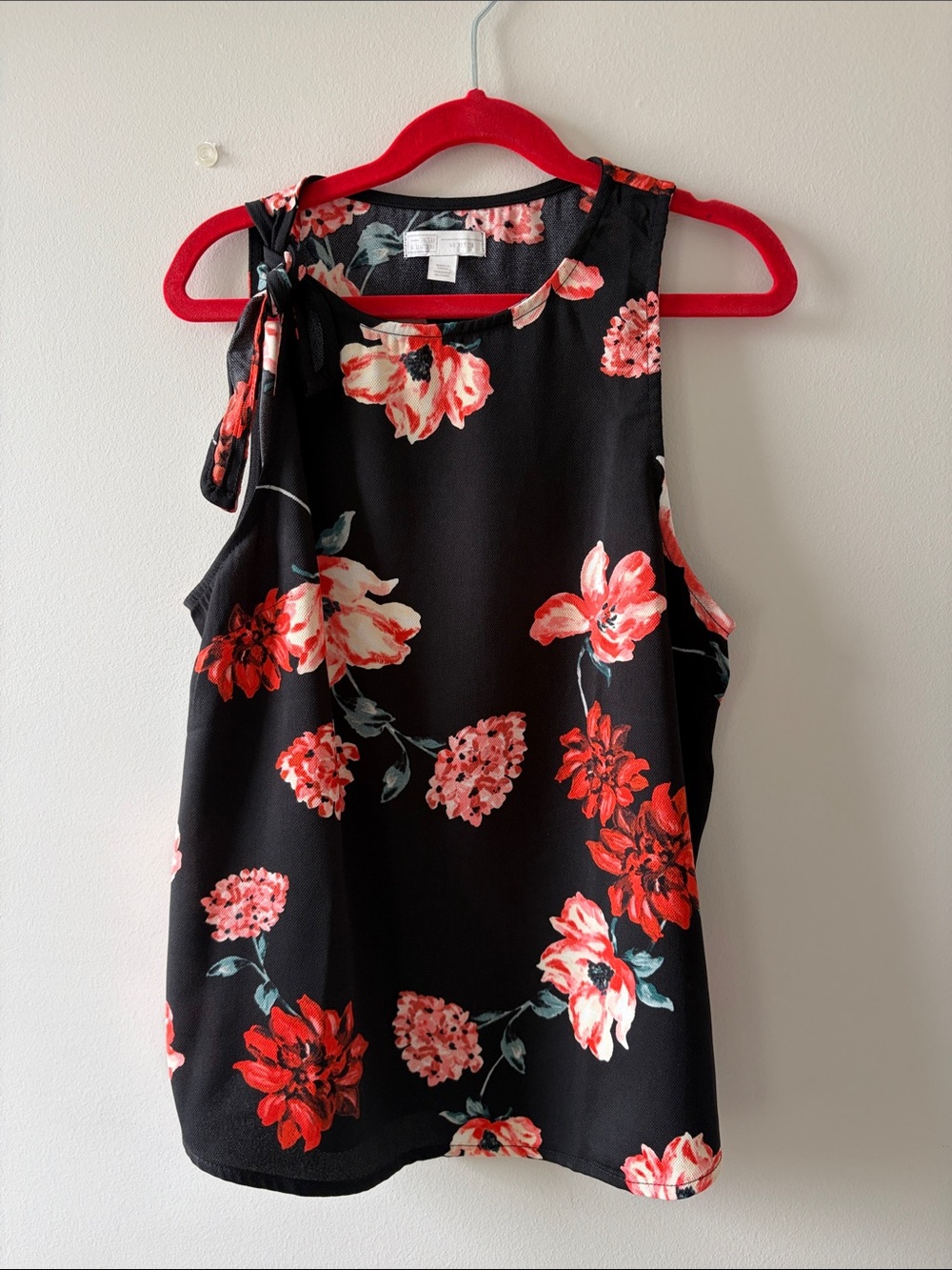 14th & Union Black Camisole with Red Floral Print